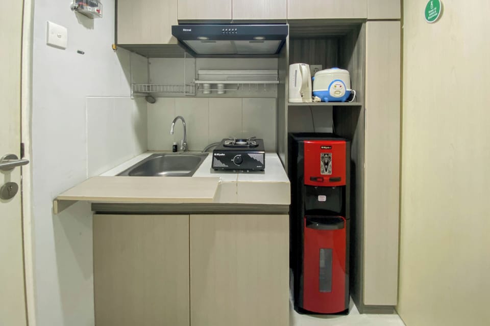 Apartment | Private kitchen | Full-size fridge, stovetop