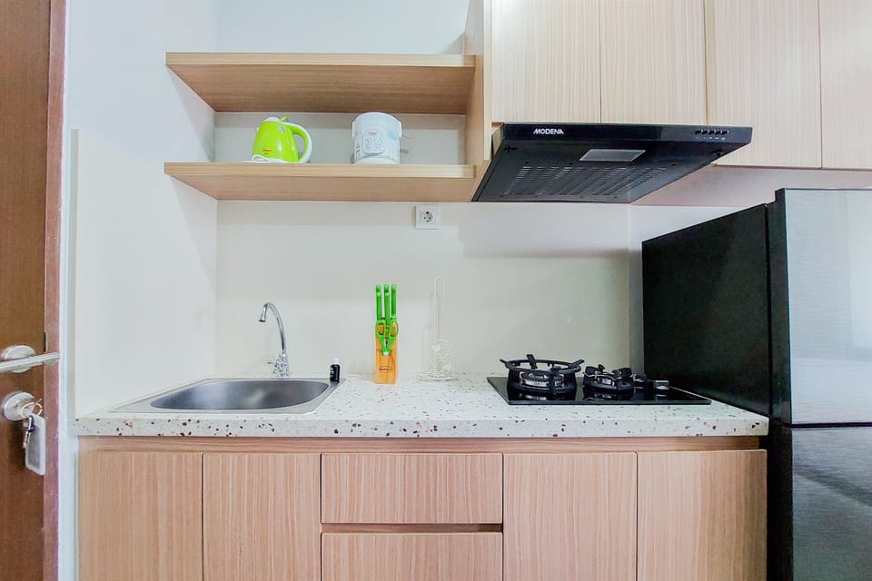 Studio | Private kitchen | Full-size fridge, stovetop