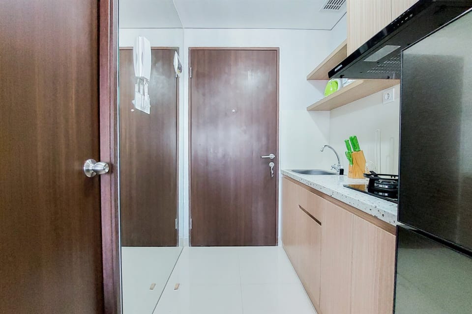 Studio | Private kitchen | Full-size fridge, stovetop
