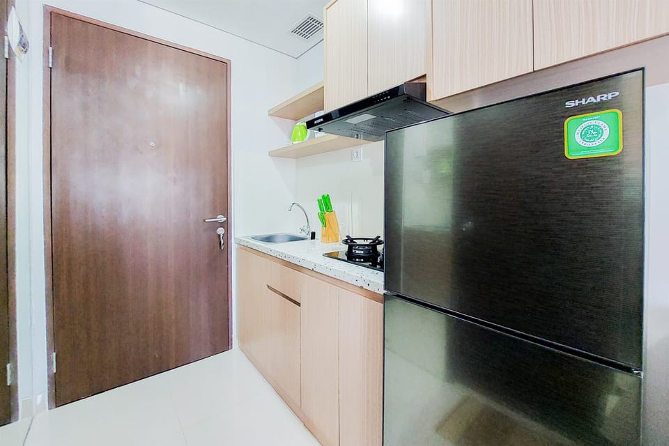 Studio | Private kitchen | Full-size fridge, stovetop