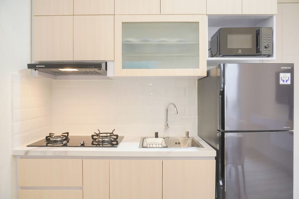 Apartment | Private kitchen | Full-size fridge, stovetop