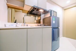 Apartment | Private kitchen | Full-size fridge, stovetop
