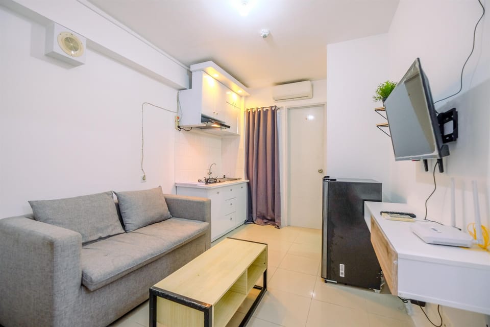 Apartment | Private kitchen | Full-size fridge, stovetop