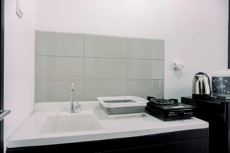 Apartment | Private kitchen | Full-size fridge, stovetop