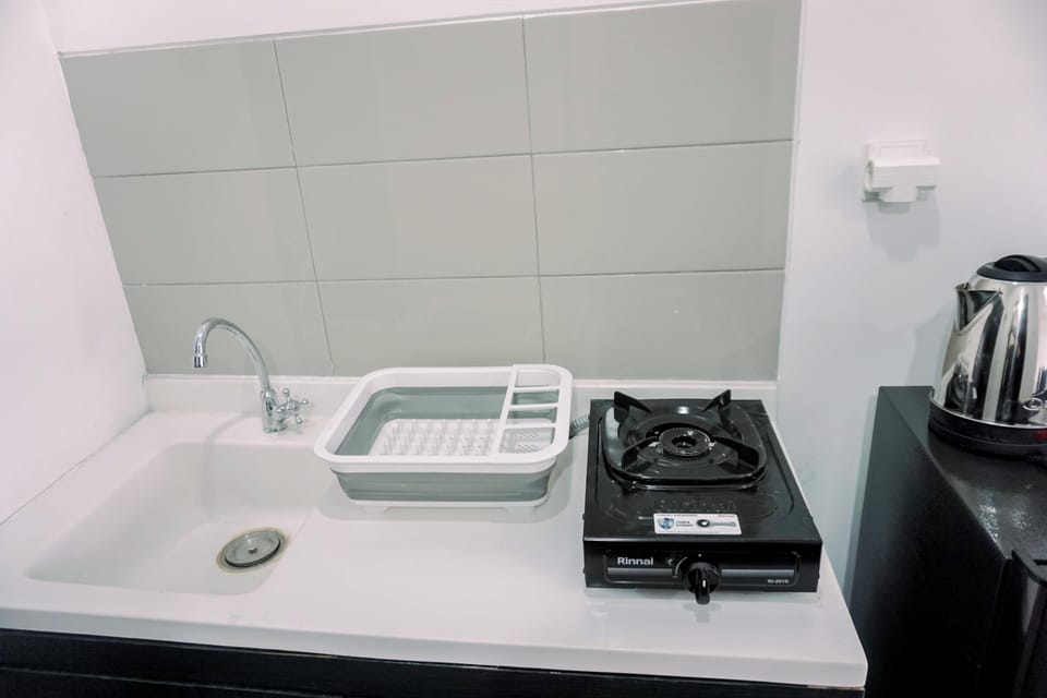 Apartment | Private kitchen | Full-size fridge, stovetop