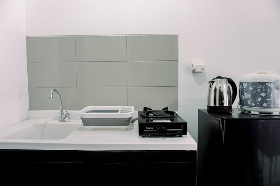 Apartment | Private kitchen | Full-size fridge, stovetop