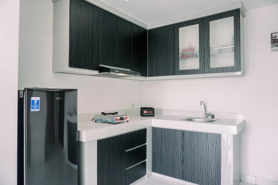 Apartment | Private kitchen | Full-size fridge, stovetop