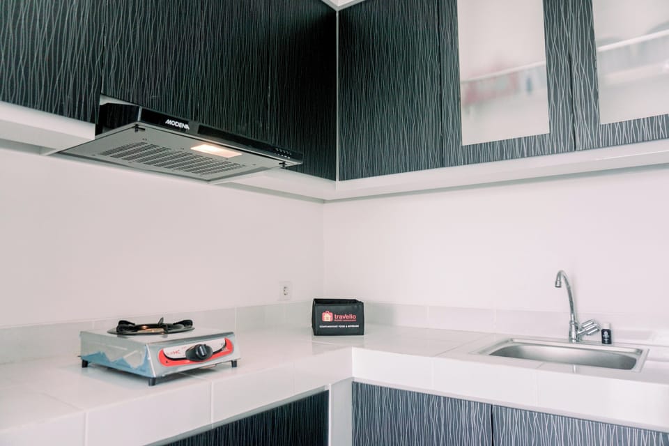 Apartment | Private kitchen | Full-size fridge, stovetop