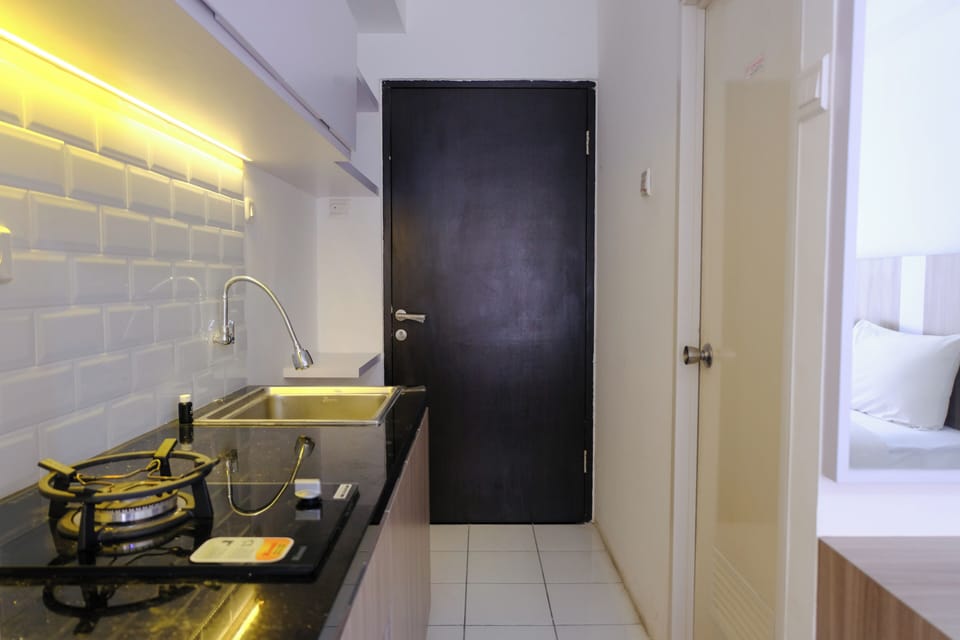 Studio | Private kitchen | Full-size fridge, stovetop