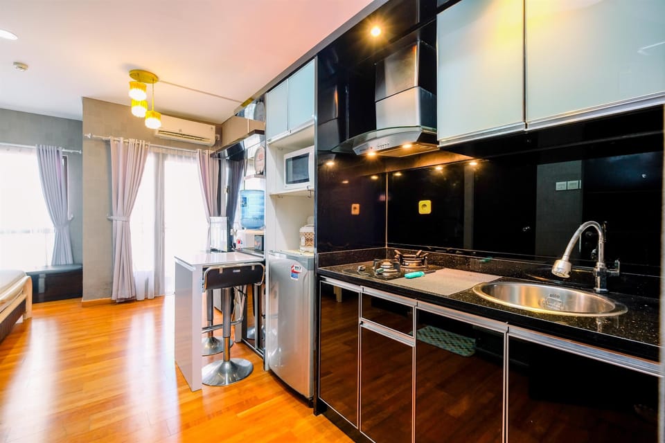 Studio | Private kitchen | Full-size fridge, stovetop