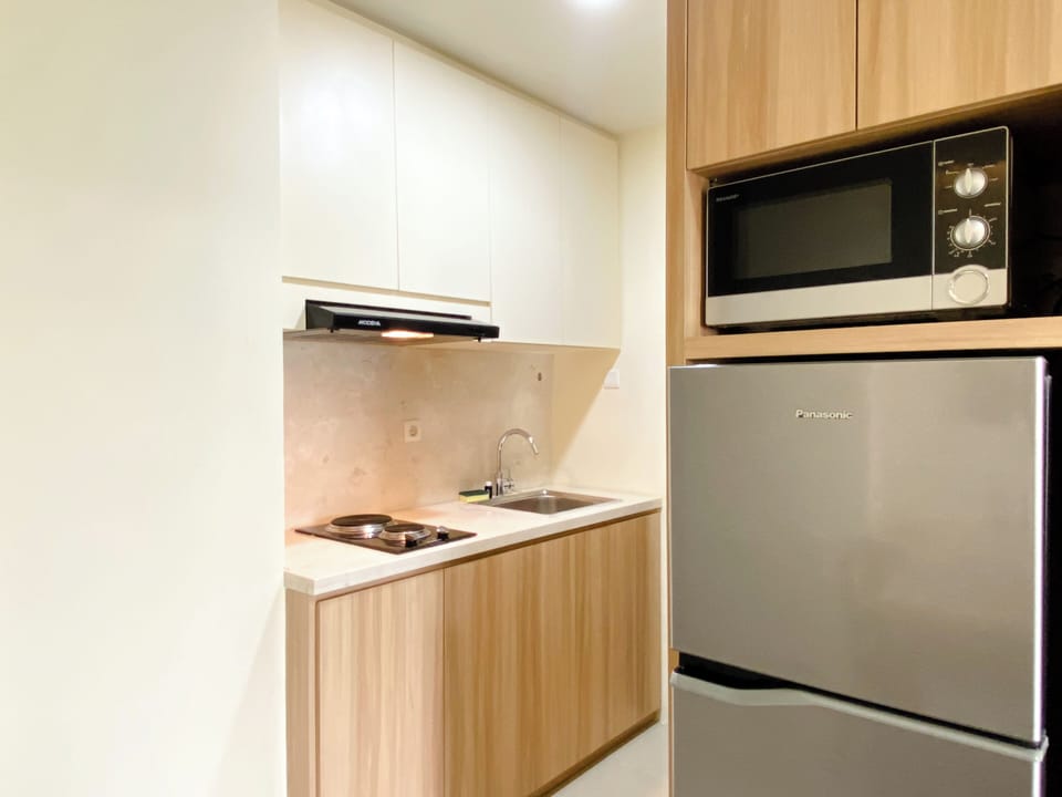Apartment | Private kitchen | Full-size fridge, stovetop