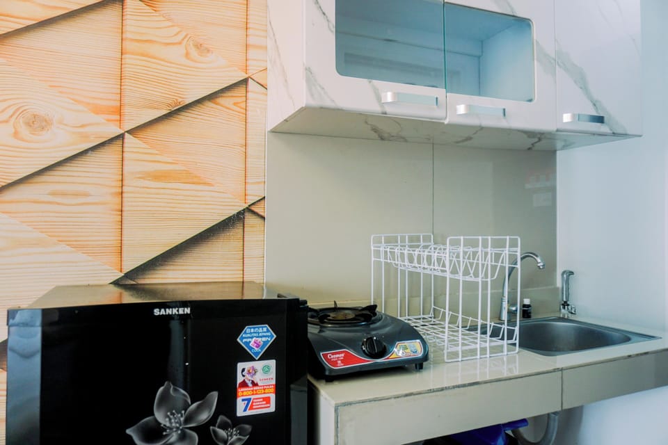 Studio | Private kitchen | Full-size fridge, stovetop