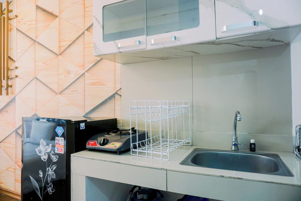 Studio | Private kitchen | Full-size fridge, stovetop
