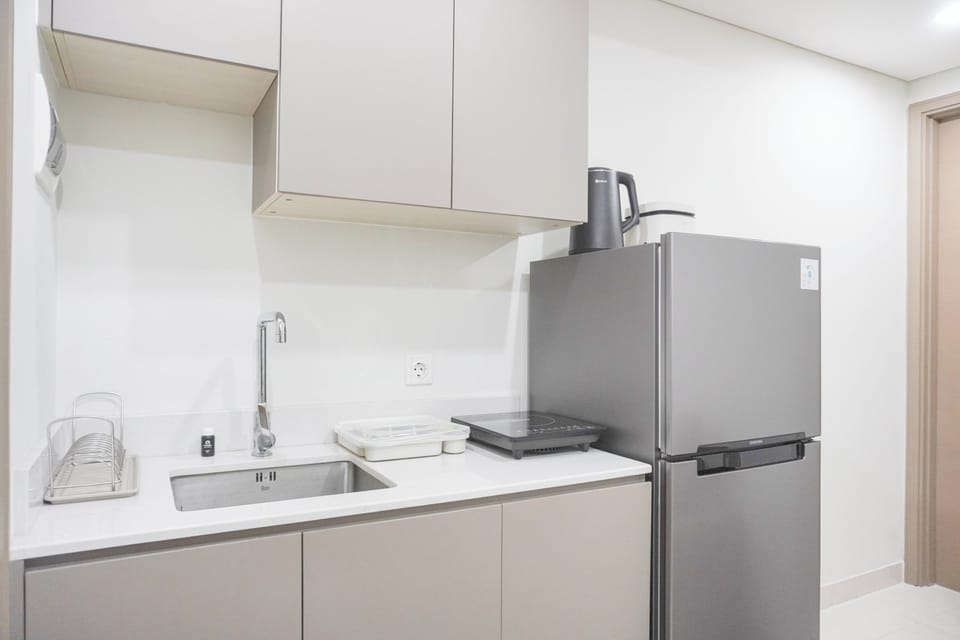 Apartment | Private kitchen | Full-size fridge, stovetop