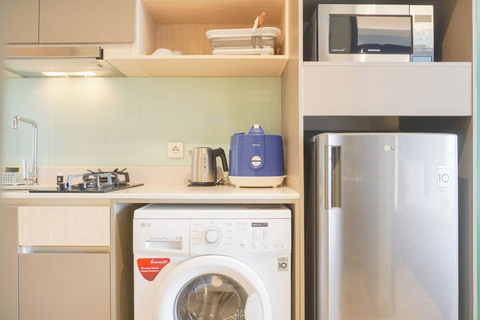 Studio | Private kitchen | Full-size fridge, stovetop
