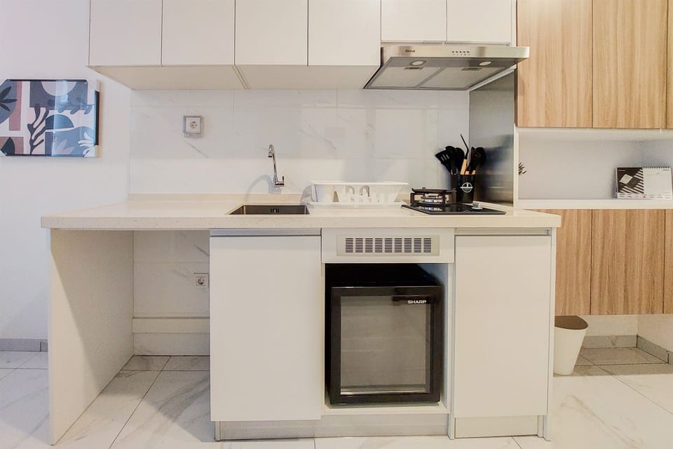 Studio | Private kitchen | Full-size fridge, stovetop