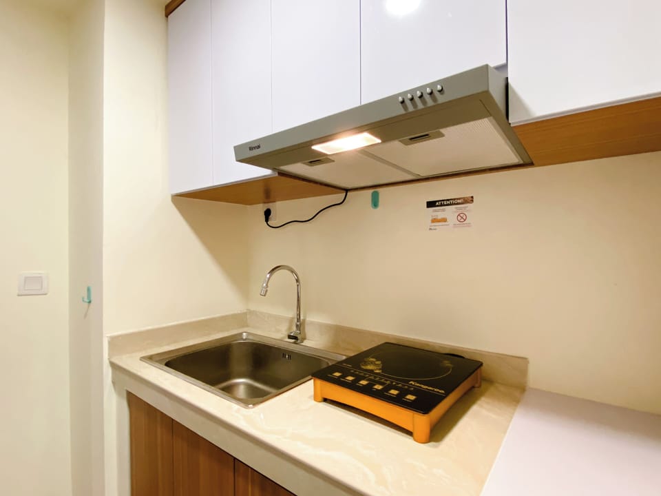 Apartment | Private kitchen | Full-size fridge, stovetop