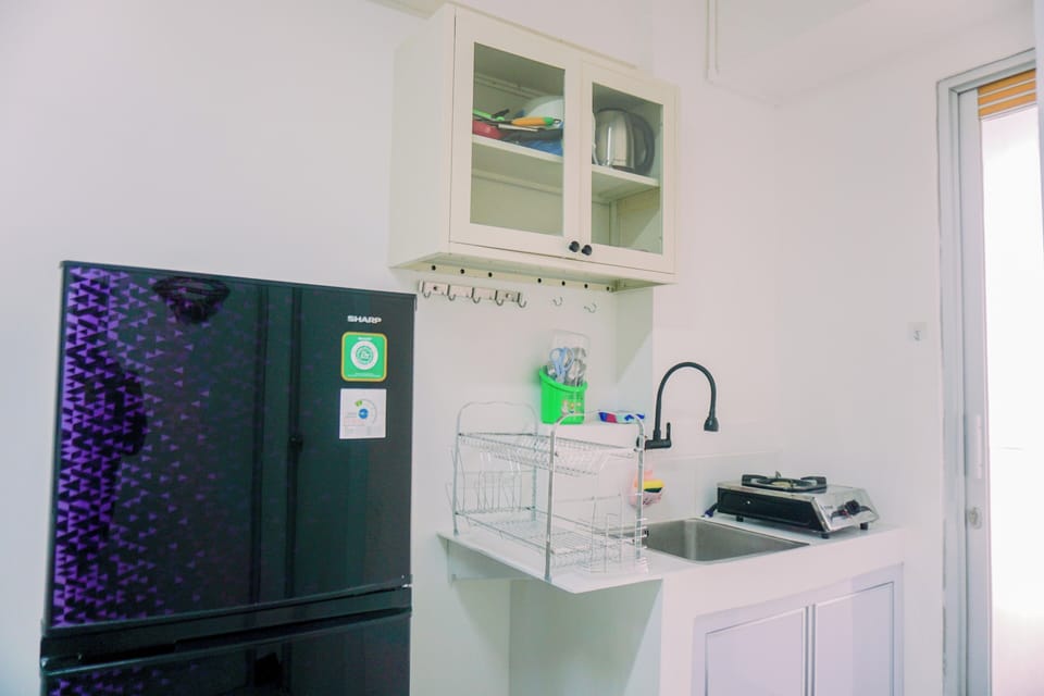 Apartment | Private kitchen | Full-size fridge, stovetop