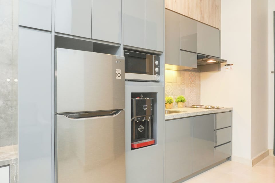 Apartment | Private kitchen | Full-size fridge, stovetop