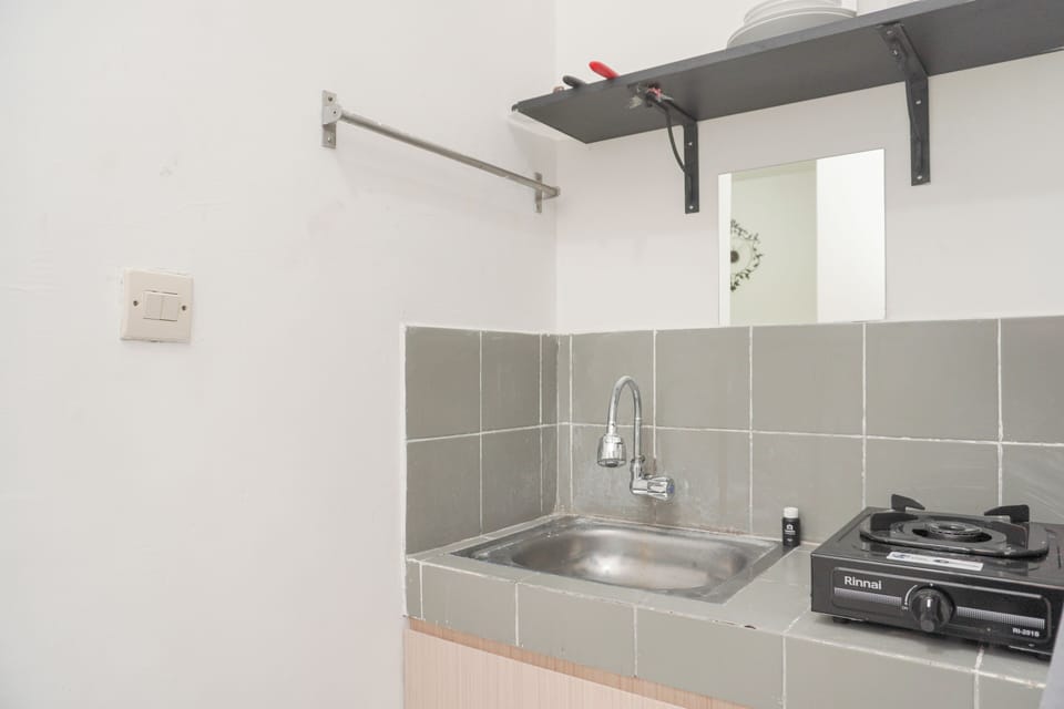 Apartment | Private kitchen | Full-size fridge, stovetop