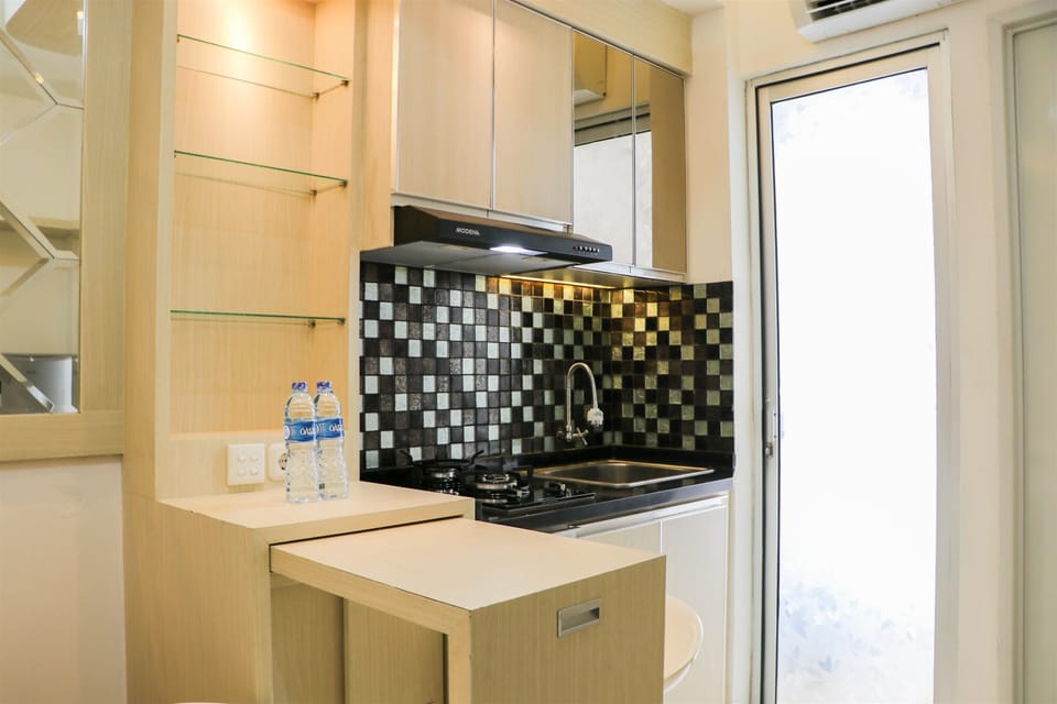 Apartment | Private kitchen | Full-size fridge, stovetop