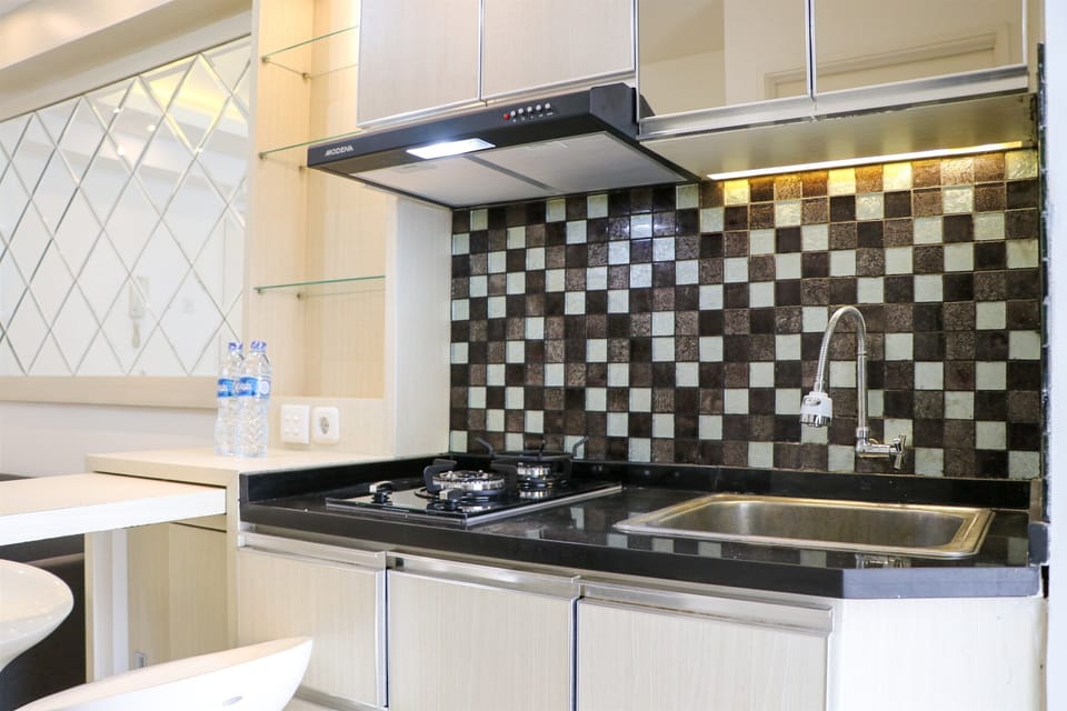 Apartment | Private kitchen | Full-size fridge, stovetop