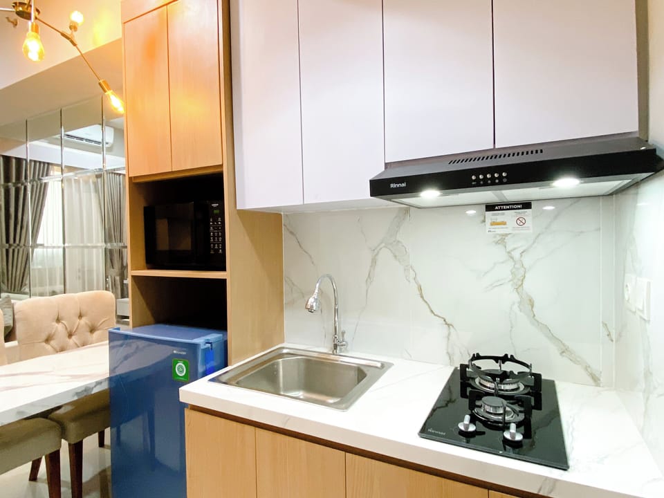 Apartment | Private kitchen | Full-size fridge, stovetop