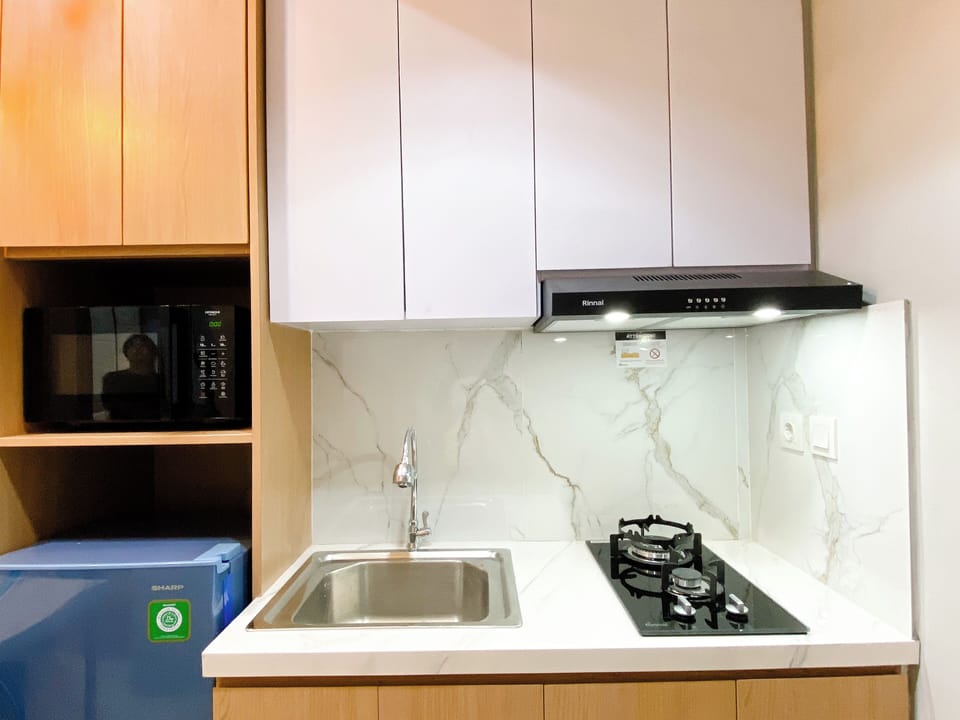 Apartment | Private kitchen | Full-size fridge, stovetop