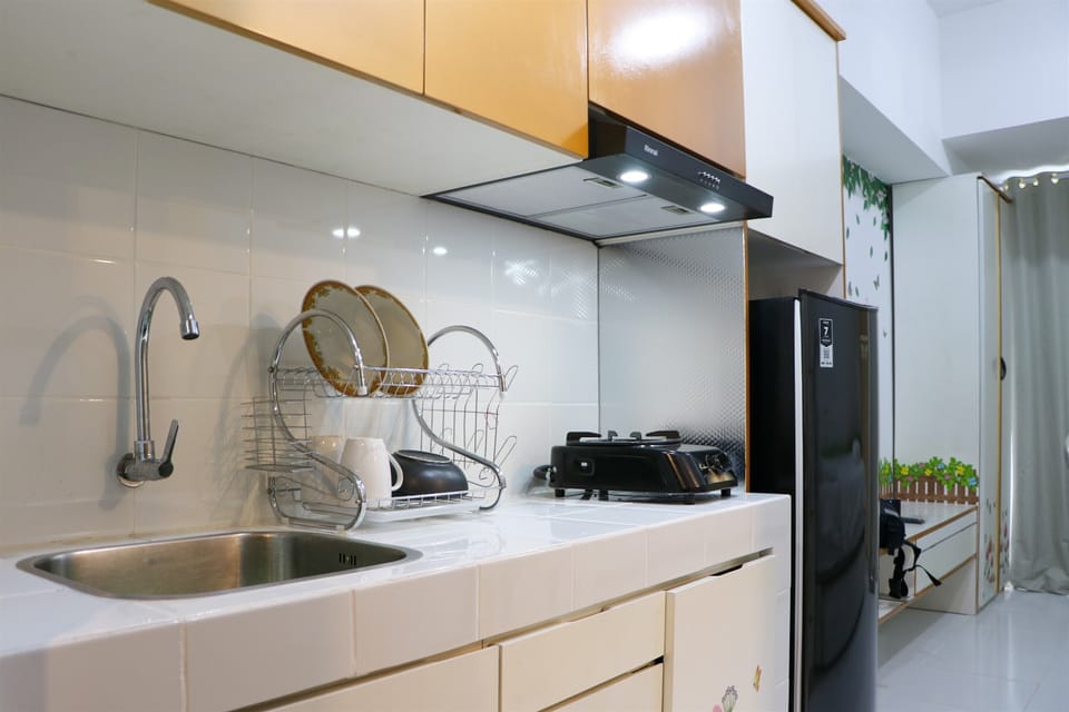 Studio | Private kitchen | Full-size fridge, stovetop