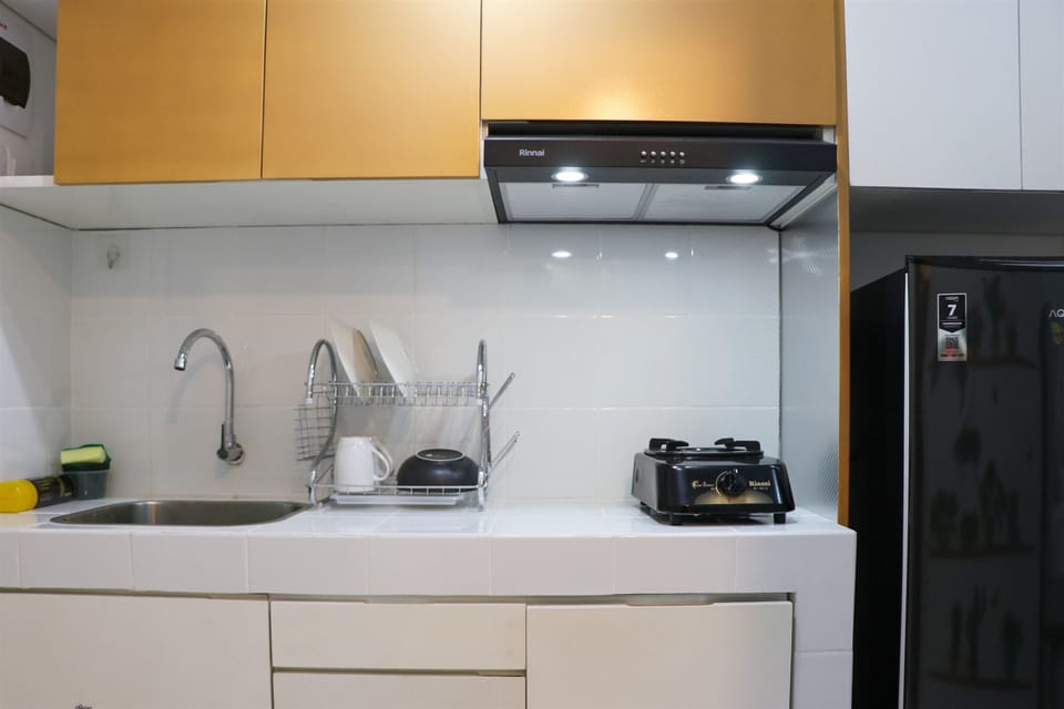 Studio | Private kitchen | Full-size fridge, stovetop