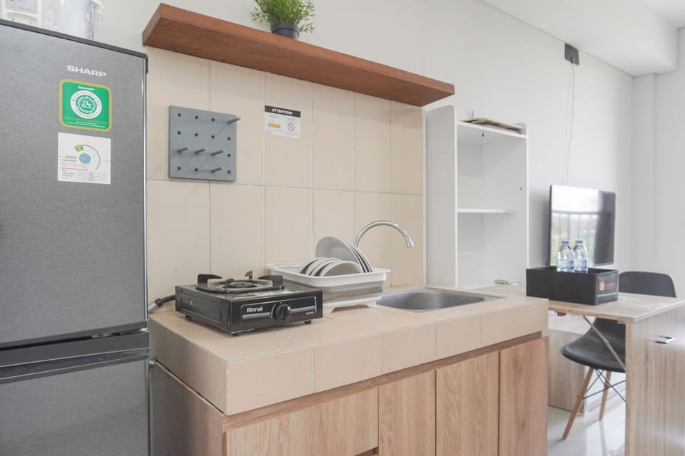 Apartment | Private kitchen | Full-size fridge, stovetop