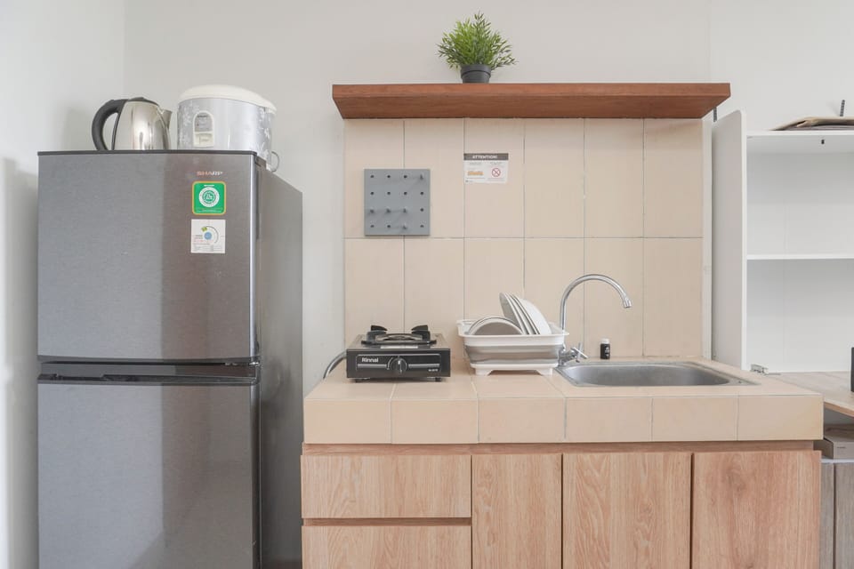Apartment | Private kitchen | Full-size fridge, stovetop