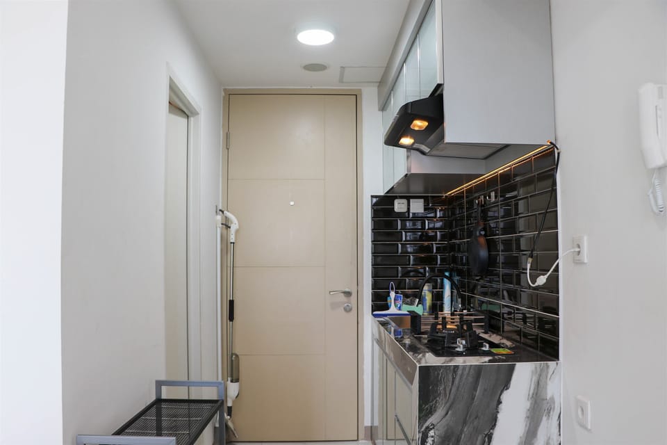 Studio | Private kitchen | Full-size fridge, stovetop