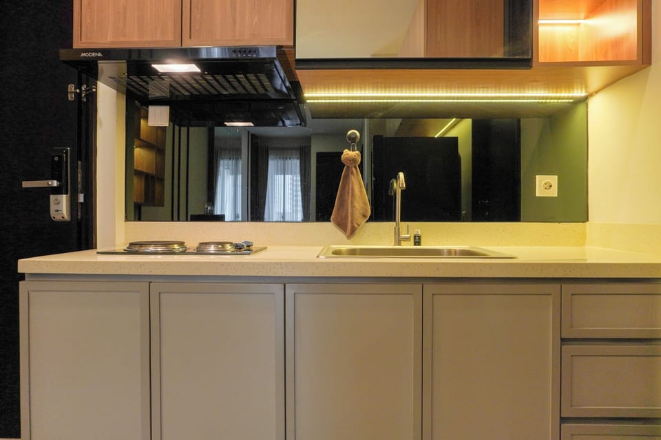 Apartment | Private kitchen | Full-size fridge, stovetop