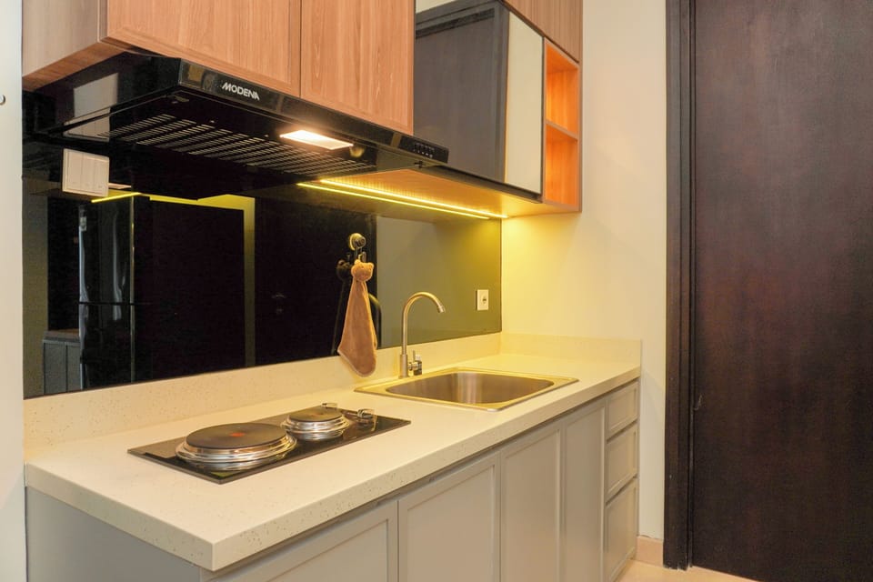 Apartment | Private kitchen | Full-size fridge, stovetop