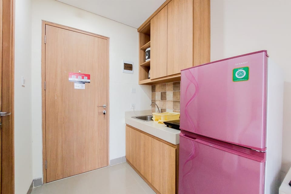 Studio | Private kitchen | Full-size fridge, stovetop
