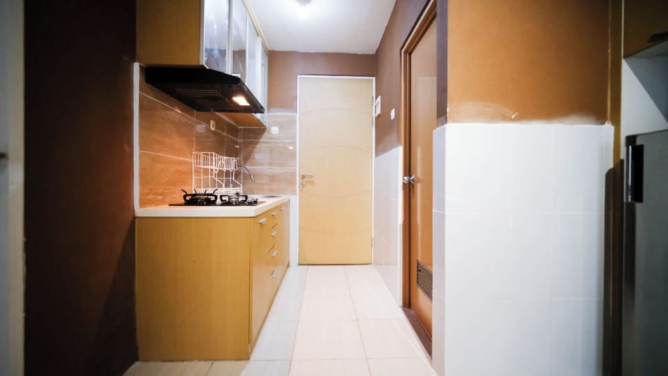 Apartment | Private kitchen | Full-size fridge, stovetop