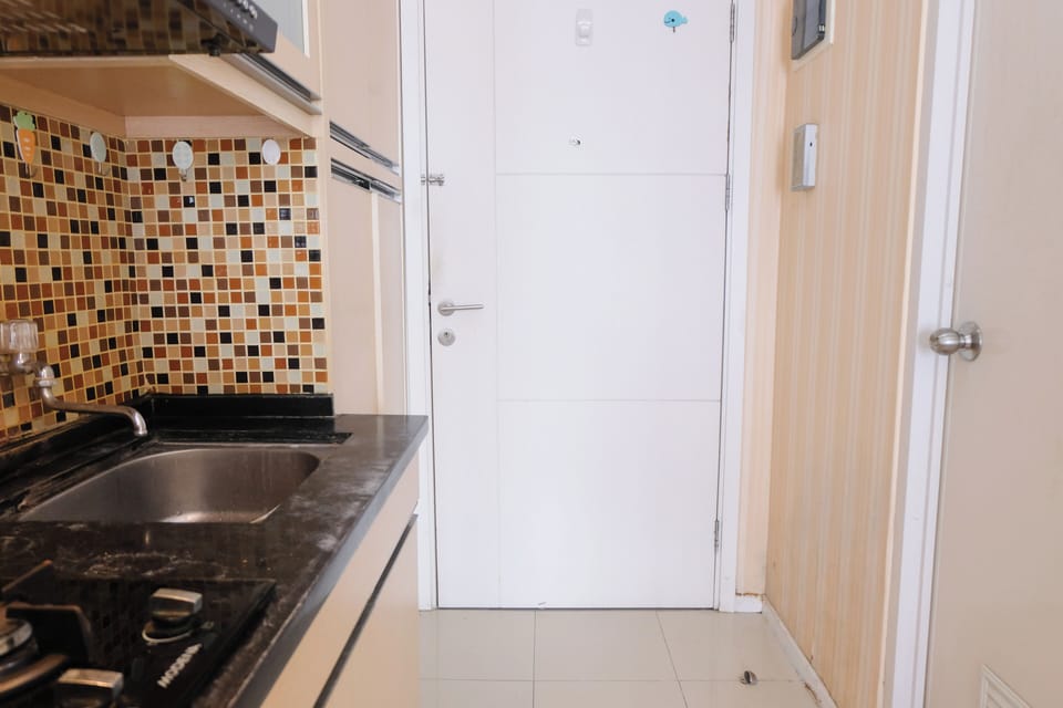 Studio | Private kitchen | Full-size fridge, stovetop
