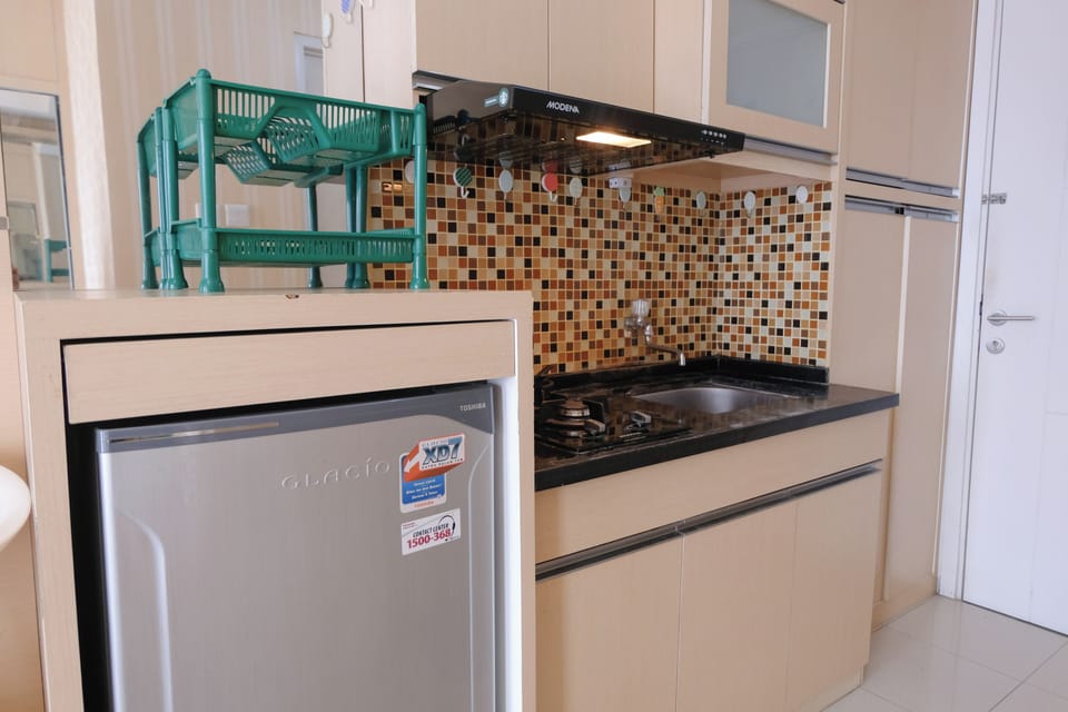 Studio | Private kitchen | Full-size fridge, stovetop