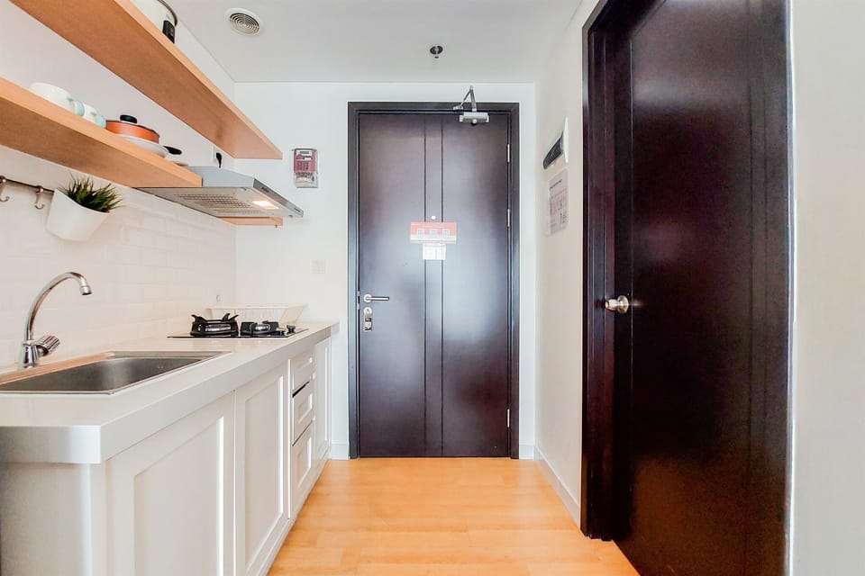 Studio | Private kitchen | Full-size fridge, stovetop