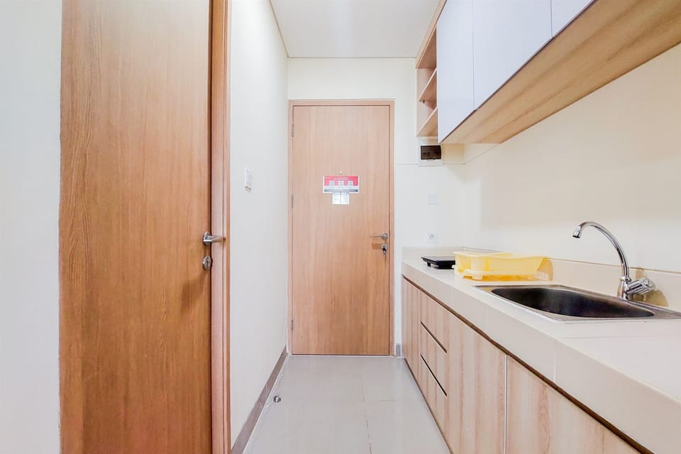 Studio | Private kitchen | Full-size fridge, stovetop