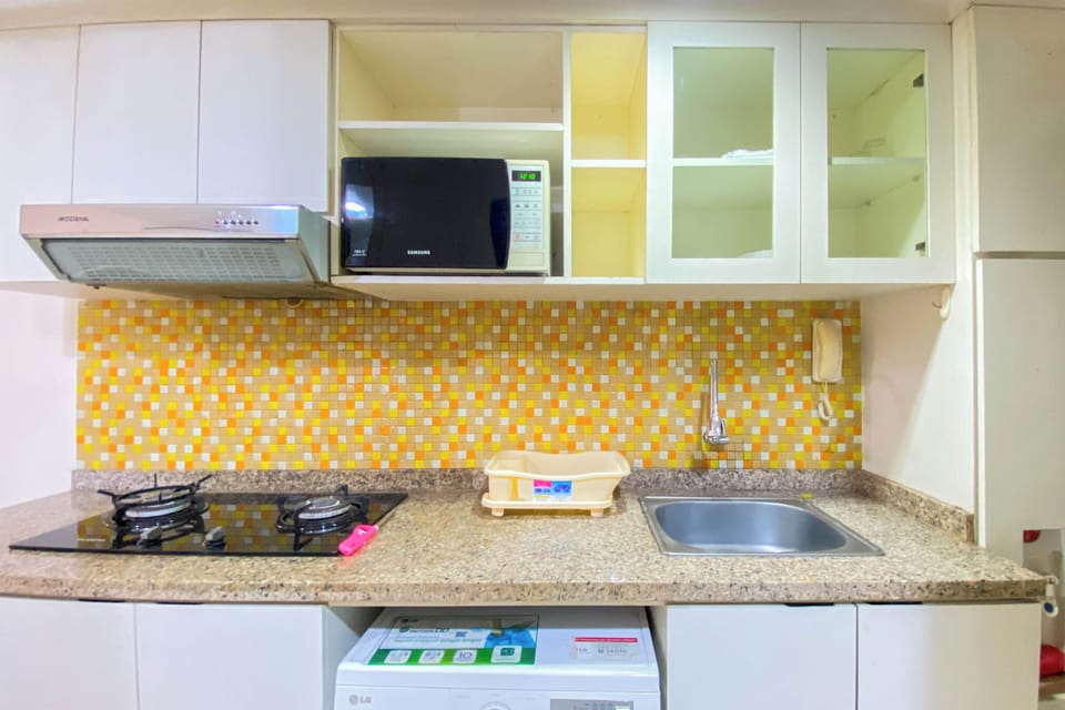 Studio | Private kitchen | Full-size fridge, stovetop