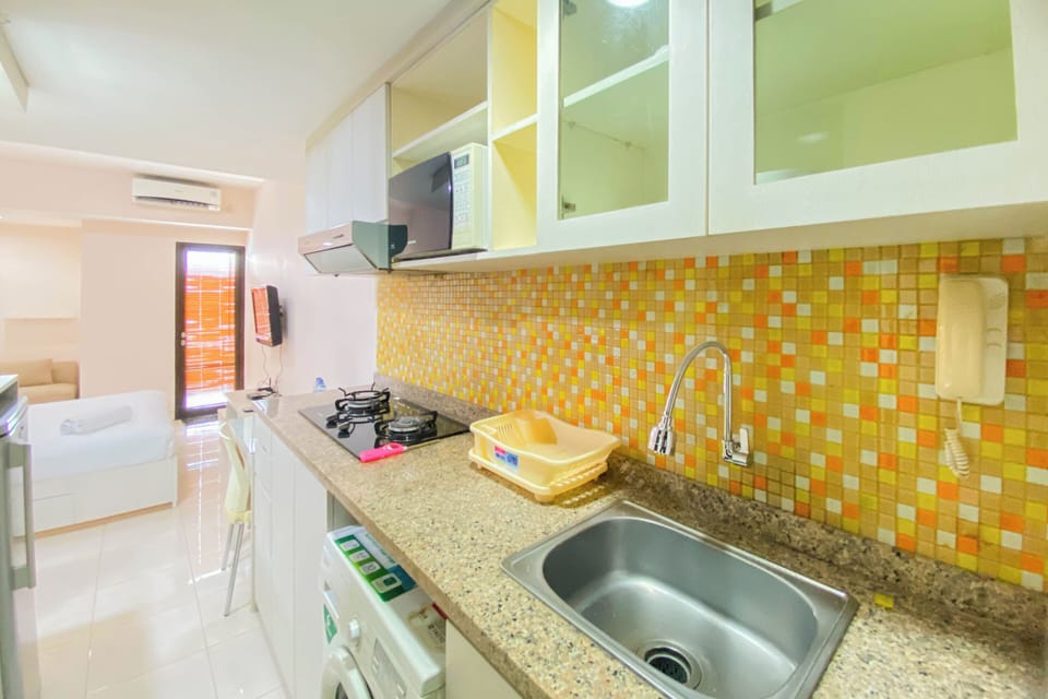 Studio | Private kitchen | Full-size fridge, stovetop