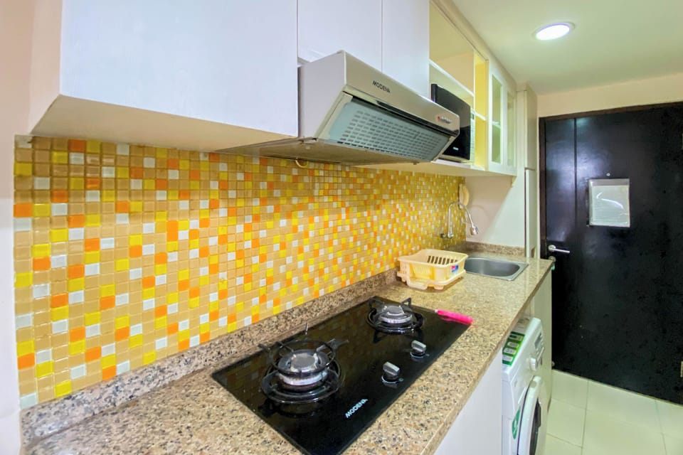 Studio | Private kitchen | Full-size fridge, stovetop