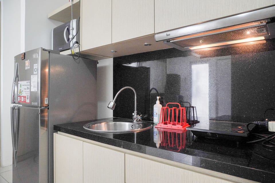 Full-size fridge, stovetop