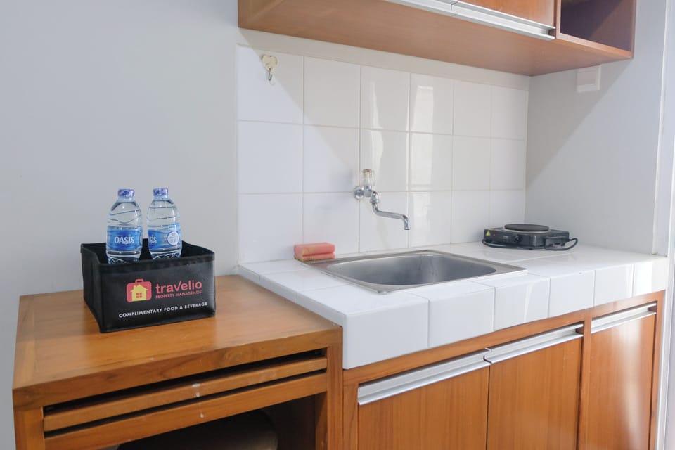 Apartment | Private kitchen | Full-size fridge, stovetop