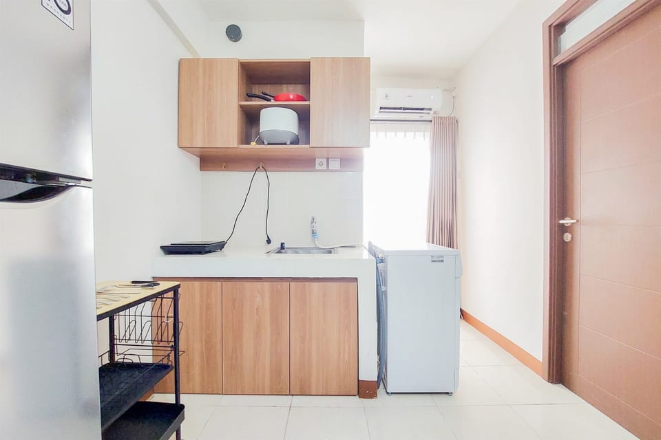 Apartment | Private kitchen | Full-size fridge, stovetop