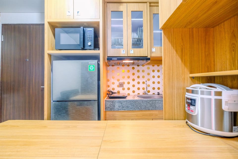 Apartment | Private kitchen | Full-size fridge, stovetop