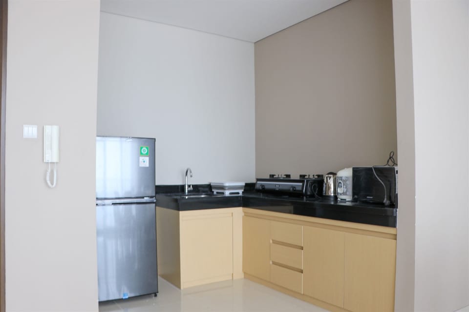 Apartment | Private kitchen | Full-size fridge, stovetop