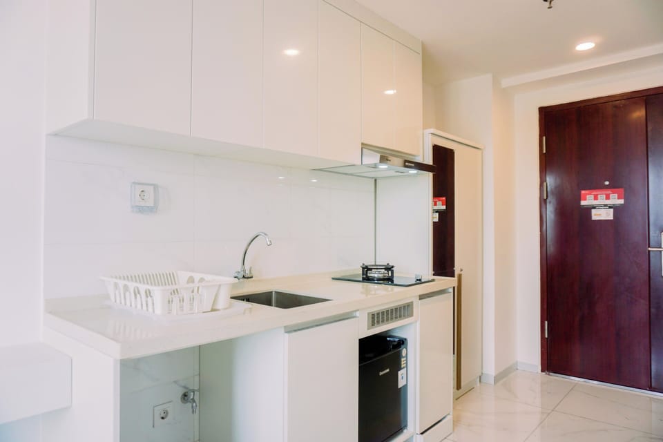 Studio | Private kitchen | Full-size fridge, stovetop, rice cooker, cookware/dishes/utensils